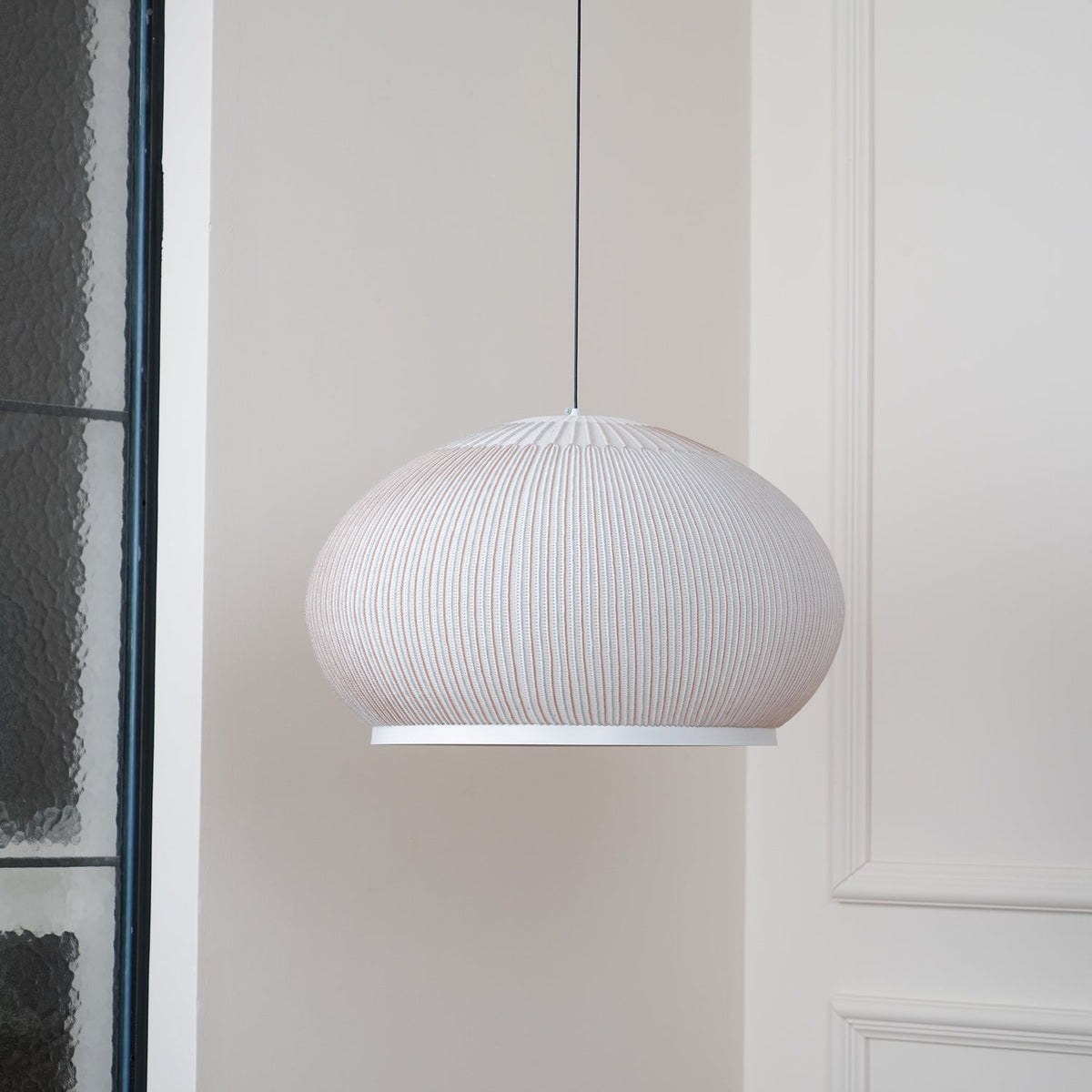 Lineiella lampada a sospensione in tessuto minimalista