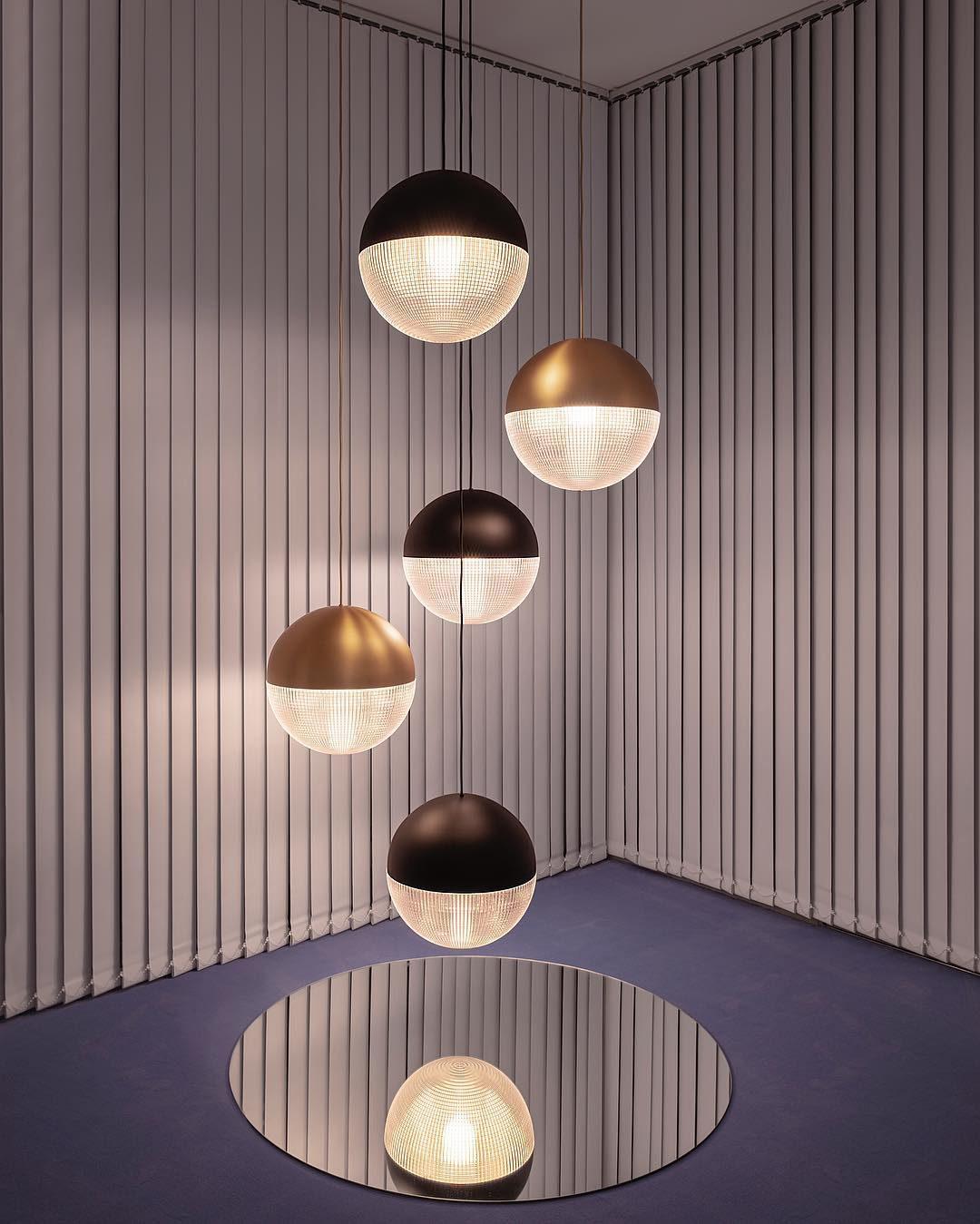 Kevelo lampada a sospensione ottone vetro moderna