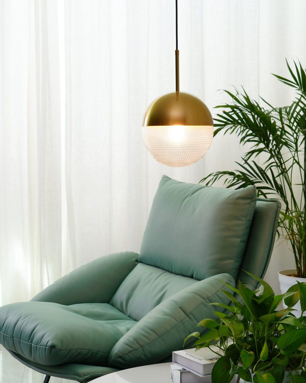Kevelo lampada a sospensione ottone vetro moderna