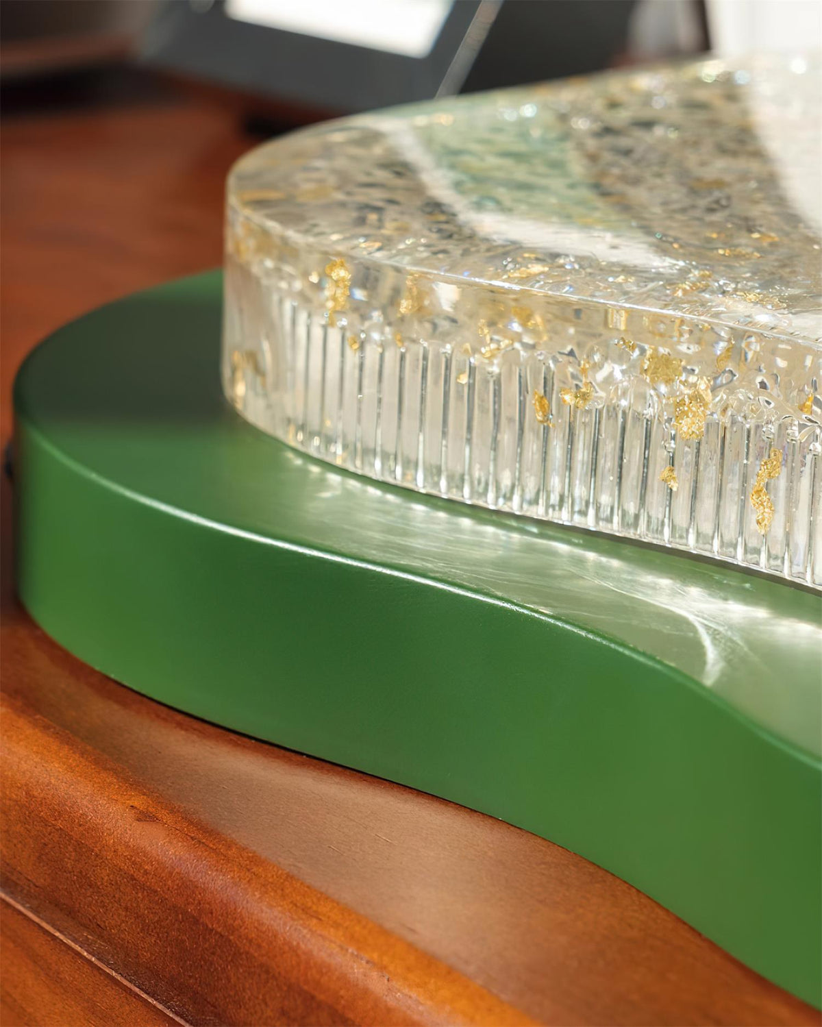 Lampada da soffitto irregolare in resina con foglia d'oro moderna artistica verde