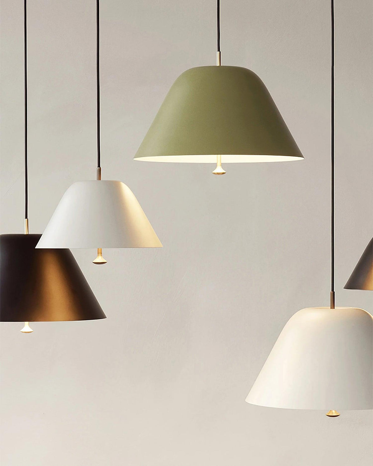 Lampada a sospensione moderna in metallo, paralume verde e bianco minimalista