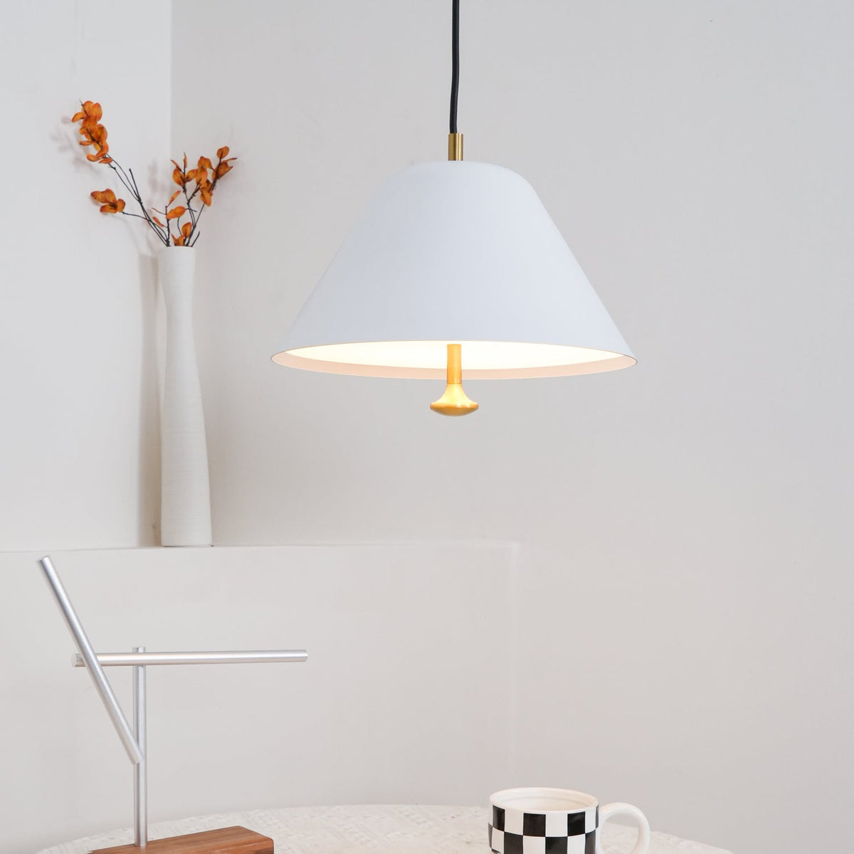 Lampada a sospensione moderna in metallo, paralume verde e bianco minimalista