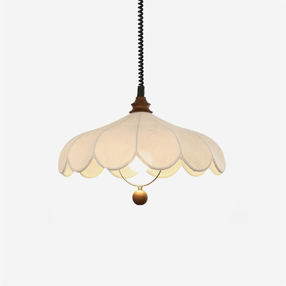 Lampada a sospensione Petals con motivo floreale vintage ed eleganza francese