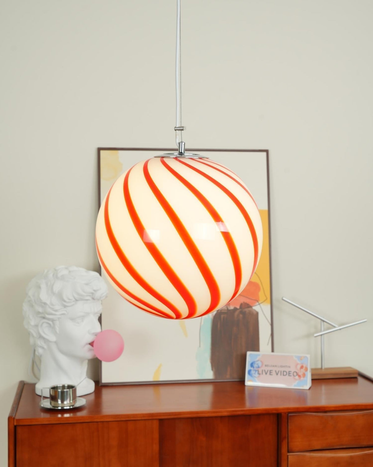 Kairo lampada a sospensione Globale in vetro con strisce verdi a spirale di colore verde a globo