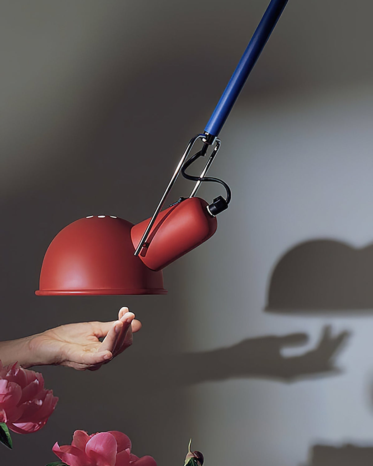 Vellaro lampada da parete con Braccio Oscillante Lungo