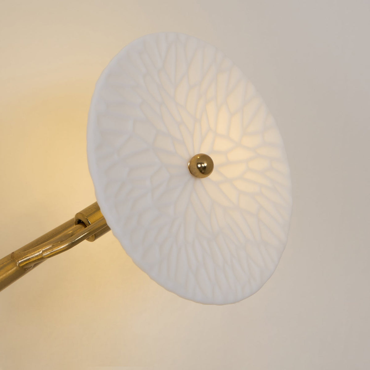 Lotus Petal lampada da parete con Spina floreale