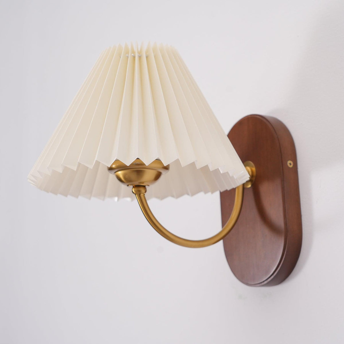 Teriiraine lampada da parete vintage con Paralume Pleatato