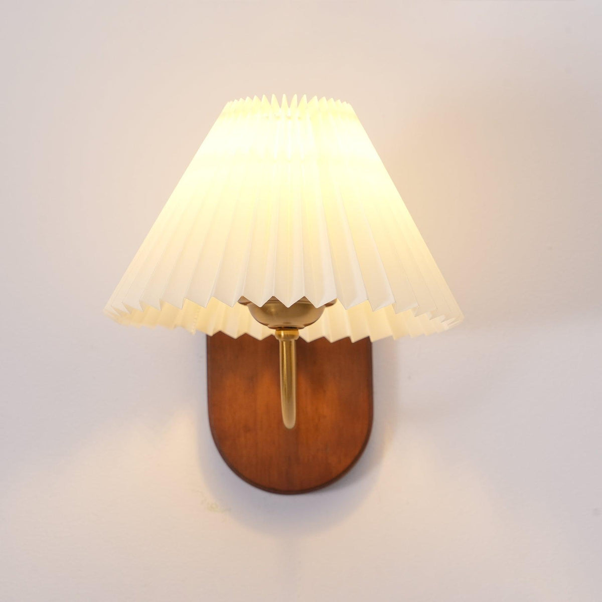 Teriiraine lampada da parete vintage con Paralume Pleatato