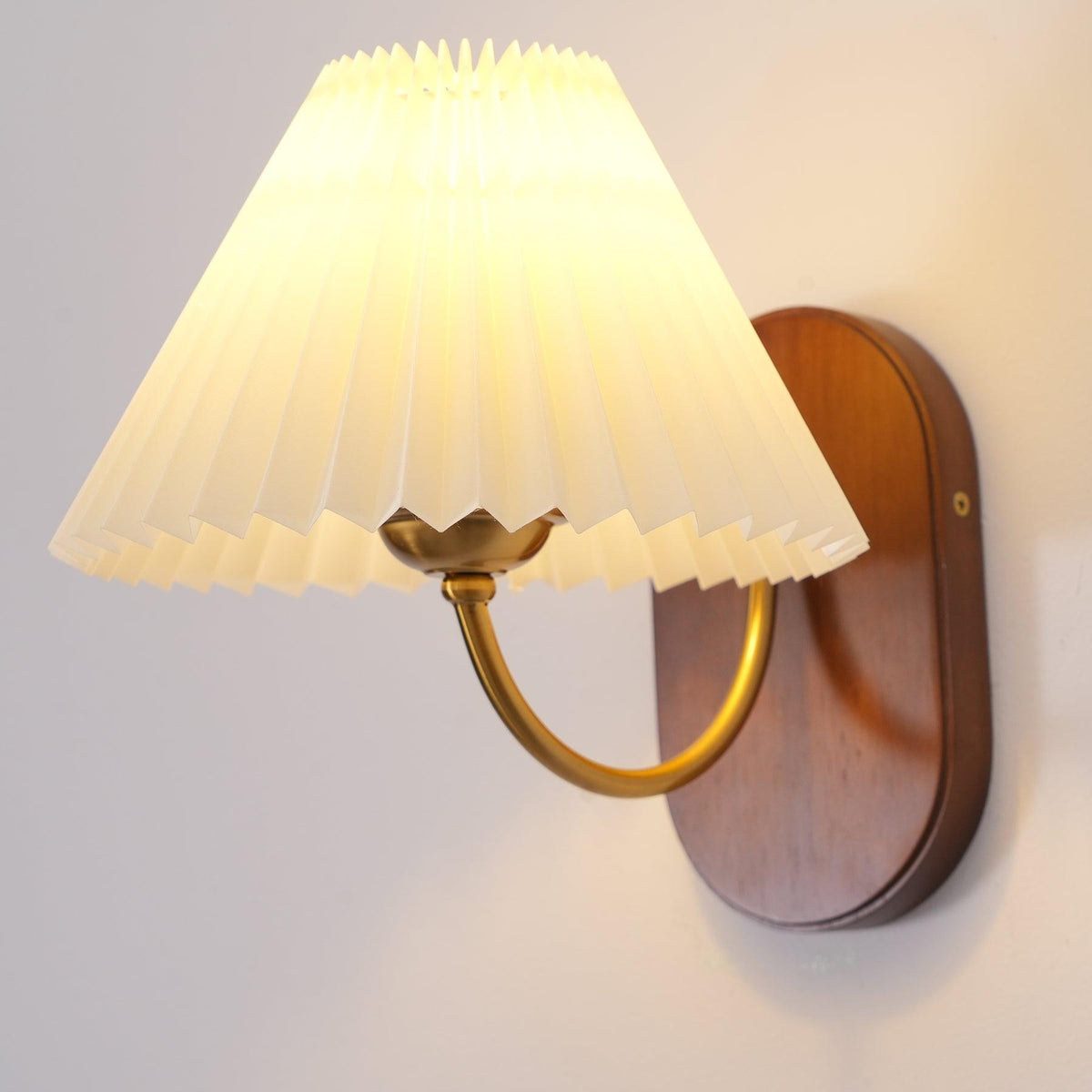 Teriiraine lampada da parete vintage con Paralume Pleatato