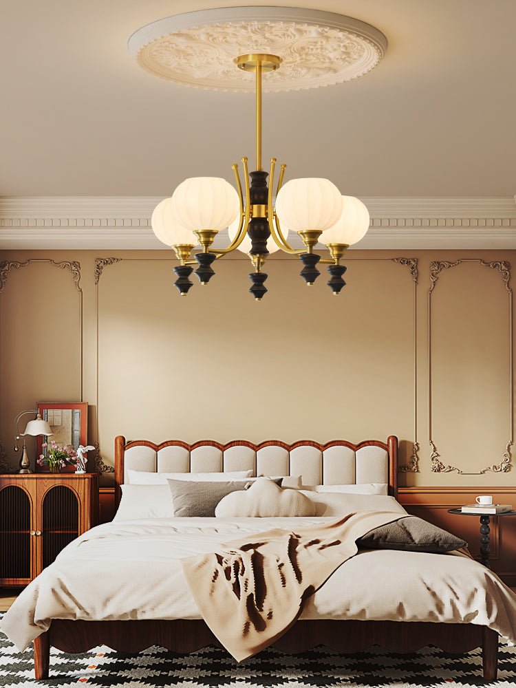 Zavenen lampadario Eleganza vintage in legno e ottone