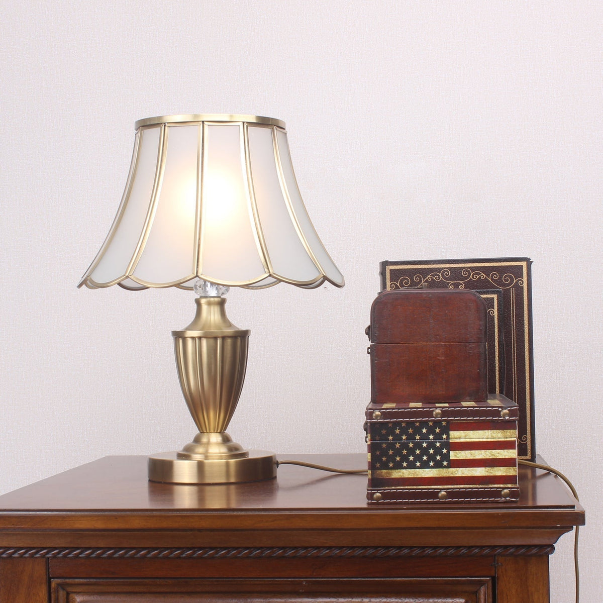 Valencia lampada da tavolo in ottone e vetro vintage
