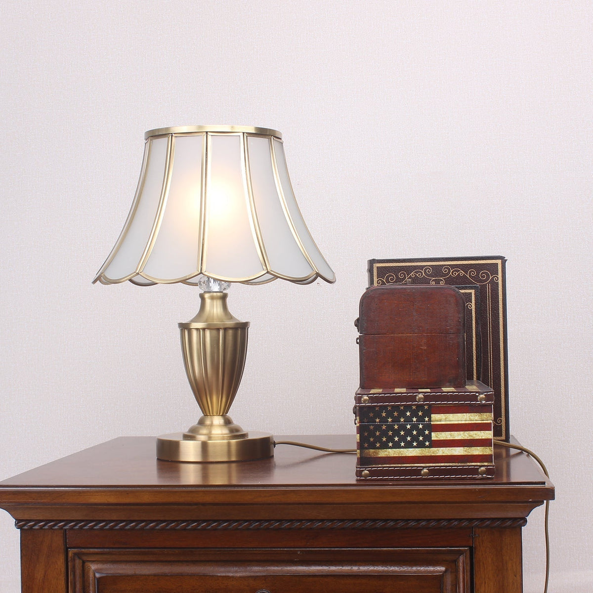 Valencia lampada da tavolo in ottone e vetro vintage