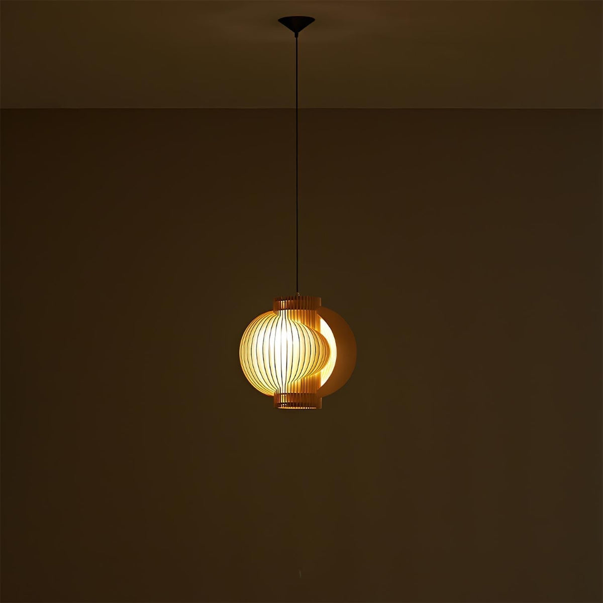 Rinaena lampada a sospensione in legno