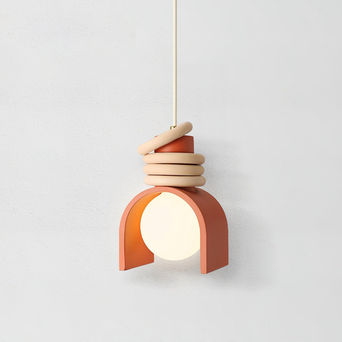 Lampada a sospensione con sfera in vetro per illuminare artisticamente le sale da pranzo