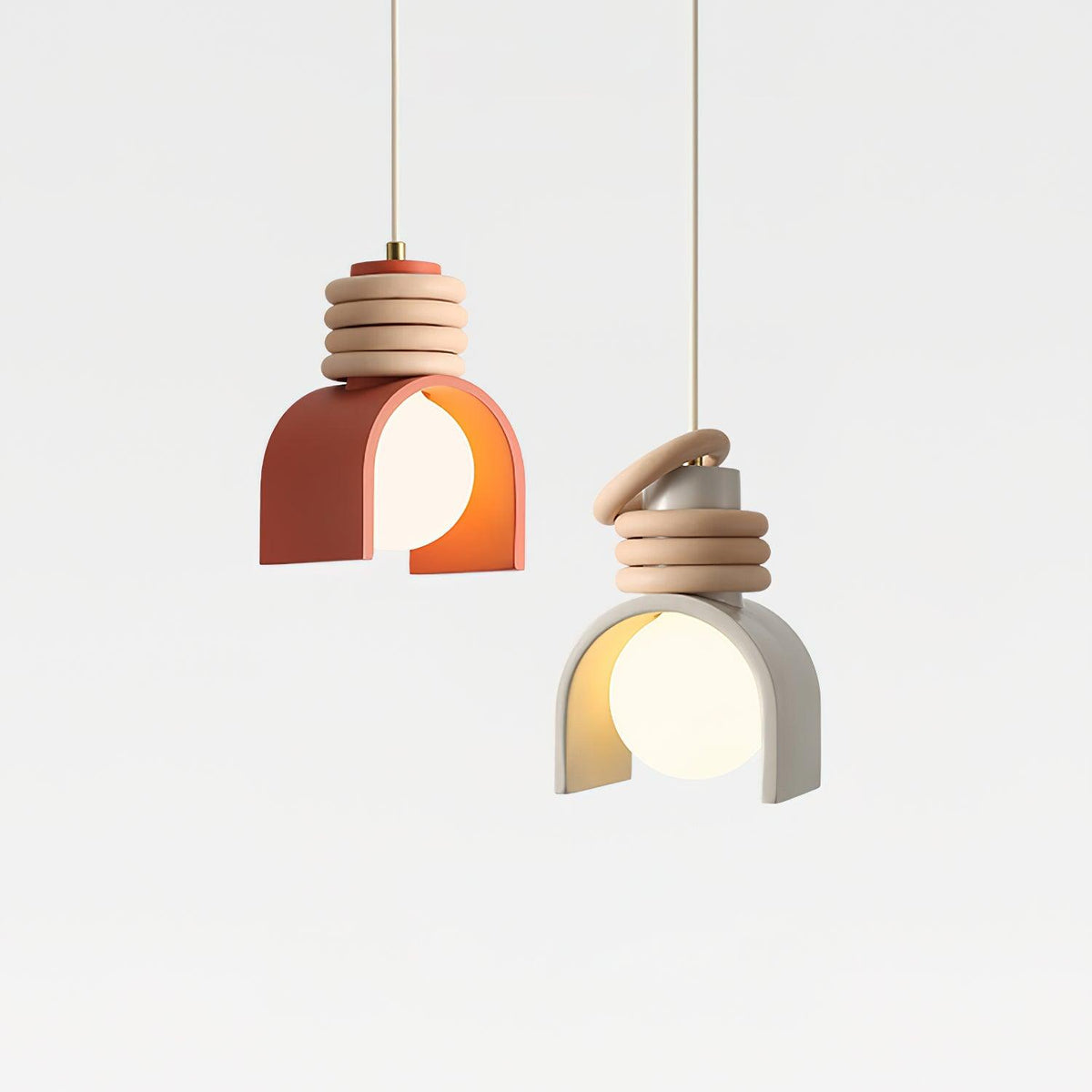 Lampada a sospensione con sfera in vetro per illuminare artisticamente le sale da pranzo