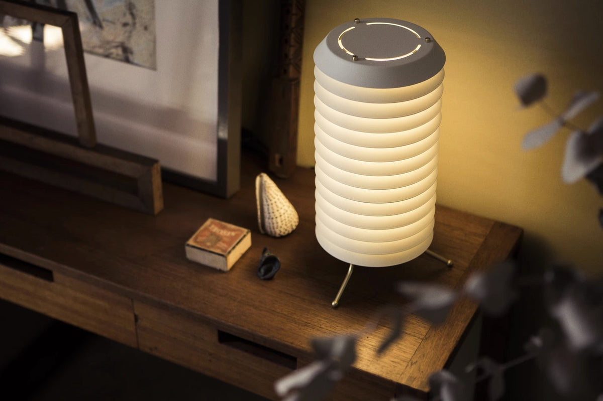 Orelelette lampada da tavolo Lattice Scandina