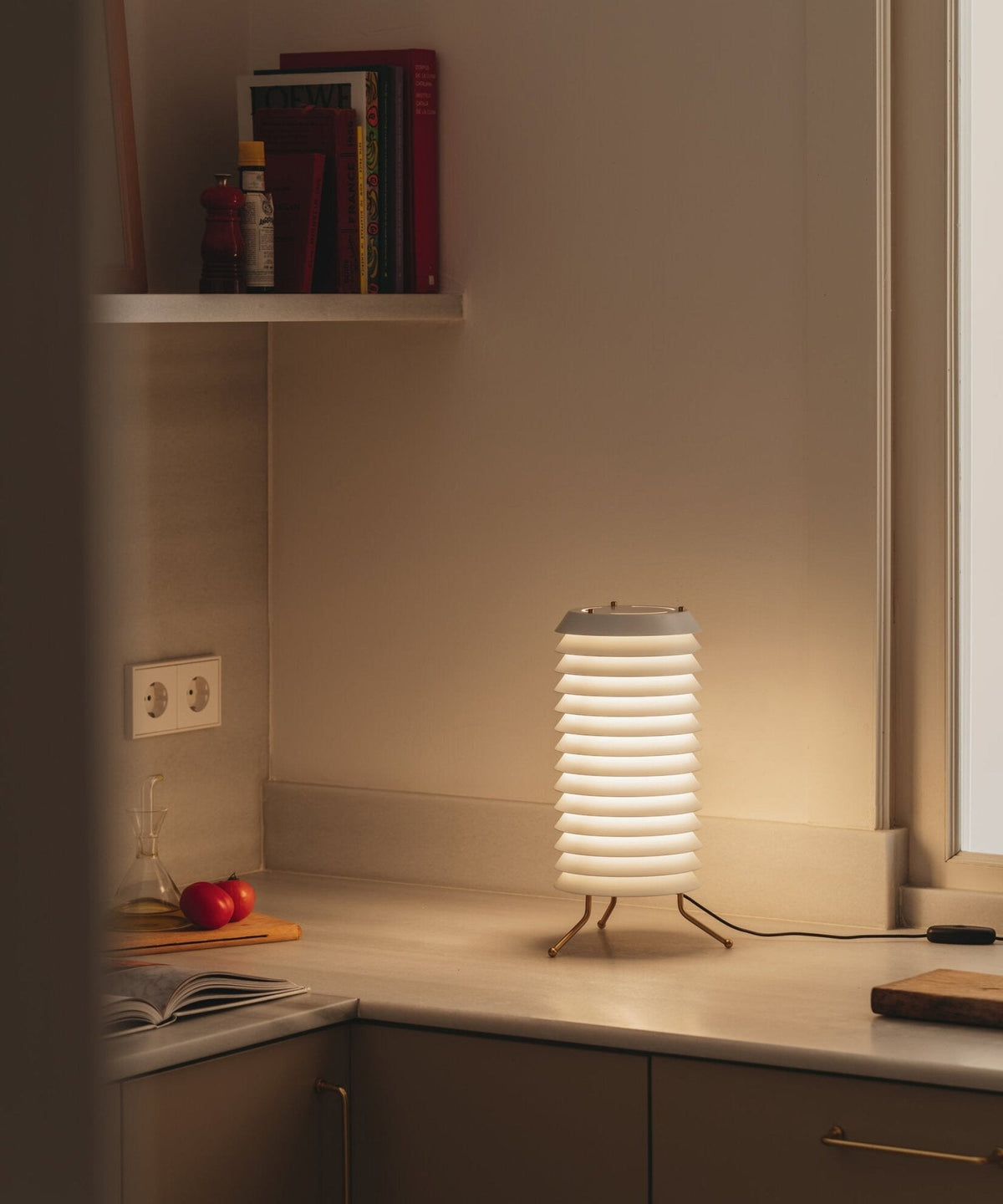 Orelelette lampada da tavolo Lattice Scandina