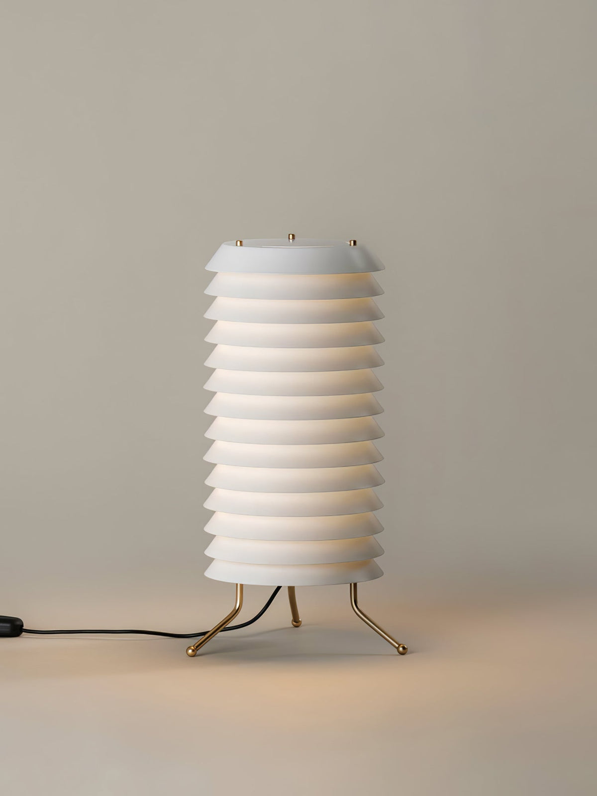 Orelelette lampada da tavolo Lattice Scandina