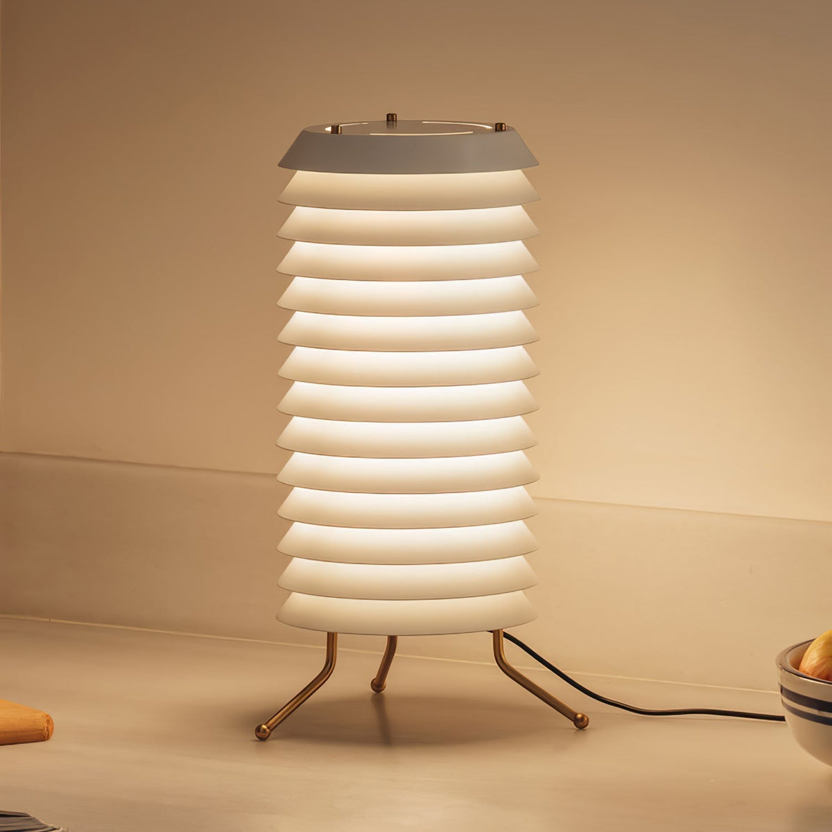Orelelette lampada da tavolo Lattice Scandina