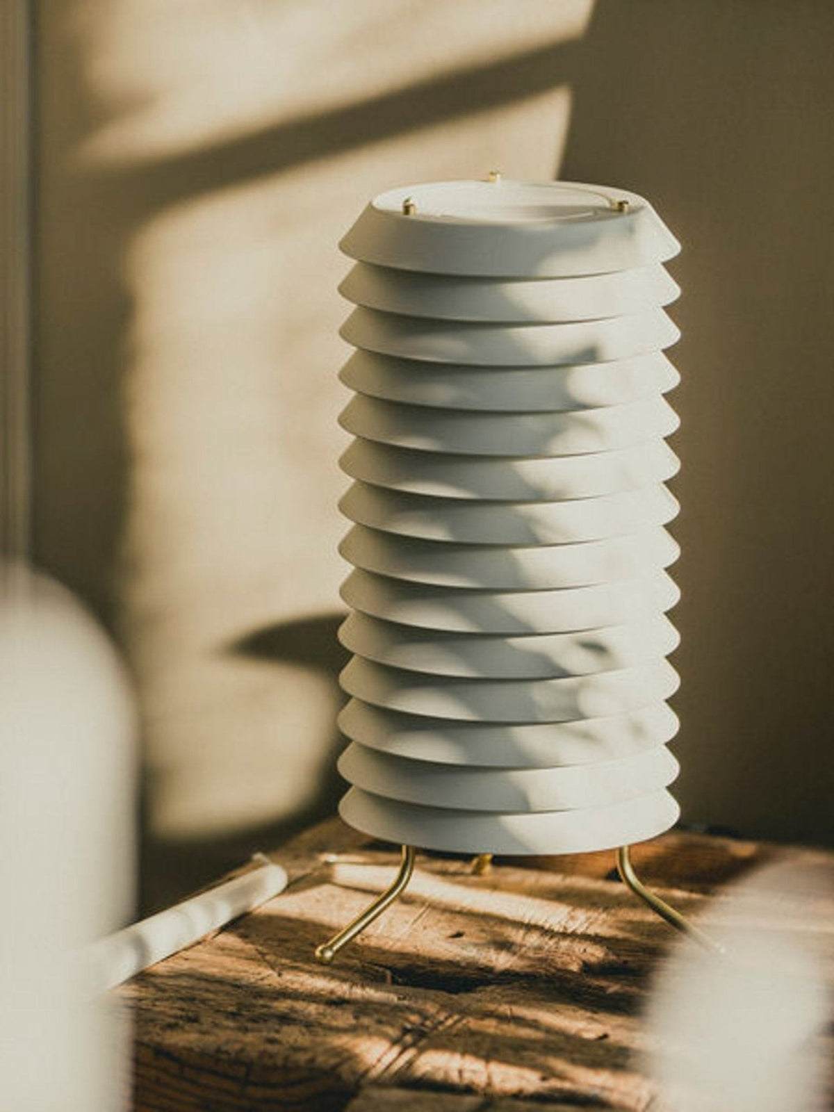 Orelelette lampada da tavolo Lattice Scandina