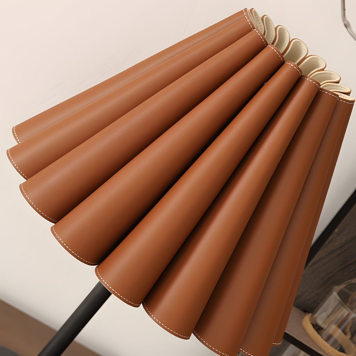 Laurel lampada da tavolo in Pelle Color Tan