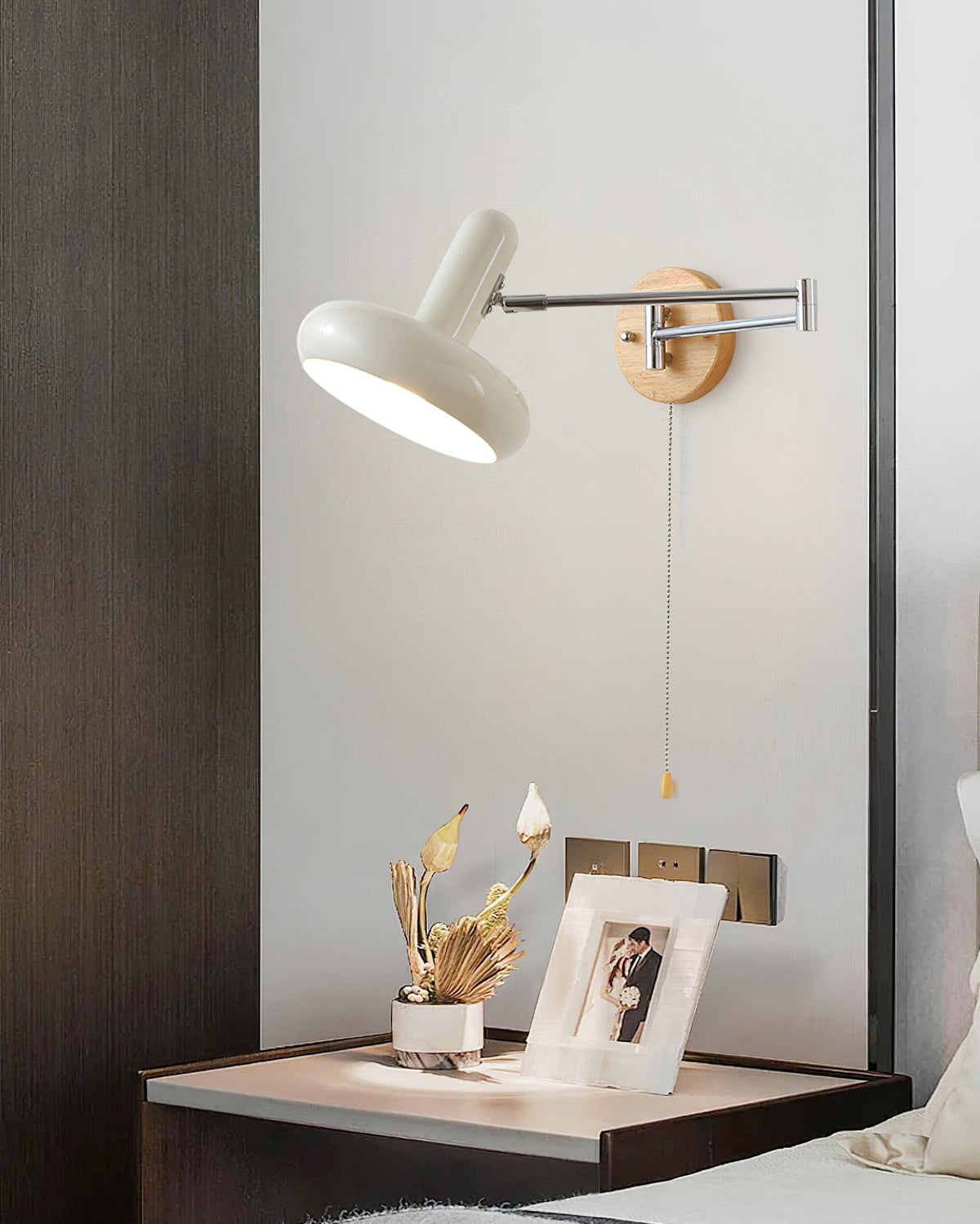 Lampada da parete a braccio girevole con paralume arrotondato e catena di estrazione, stile moderno retrò