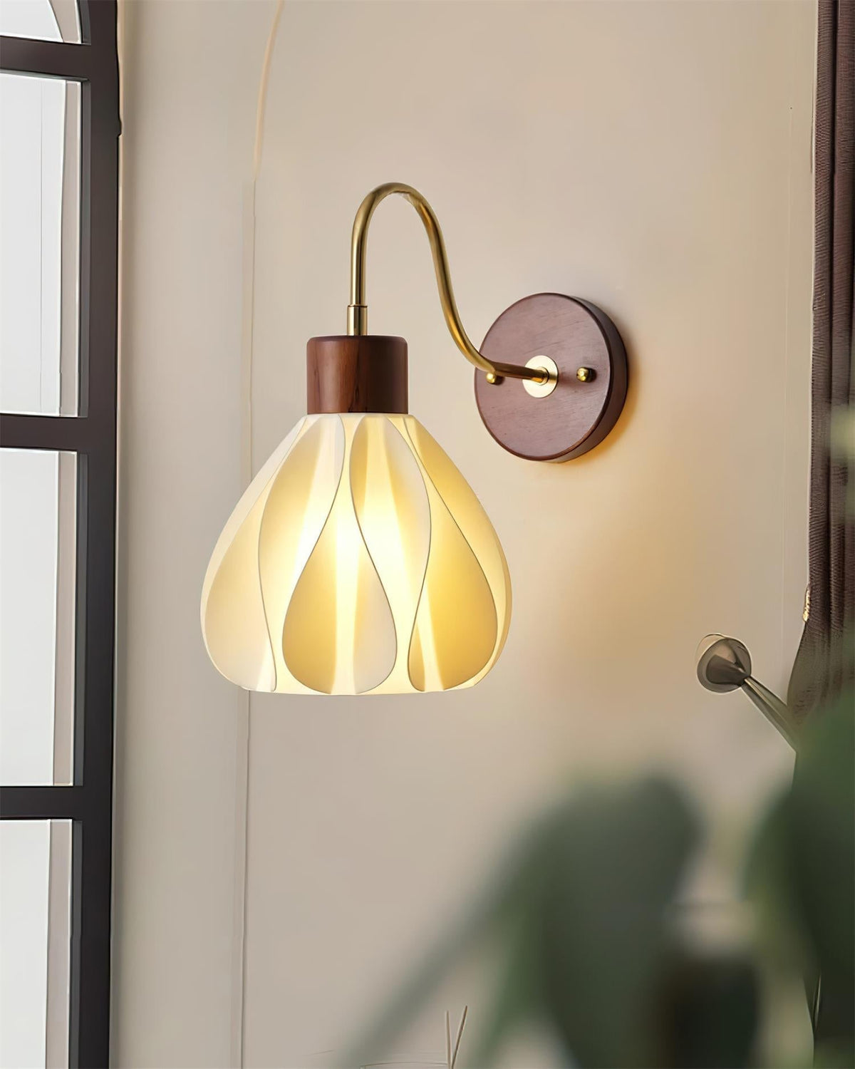Pivona lampada da parete in vetro