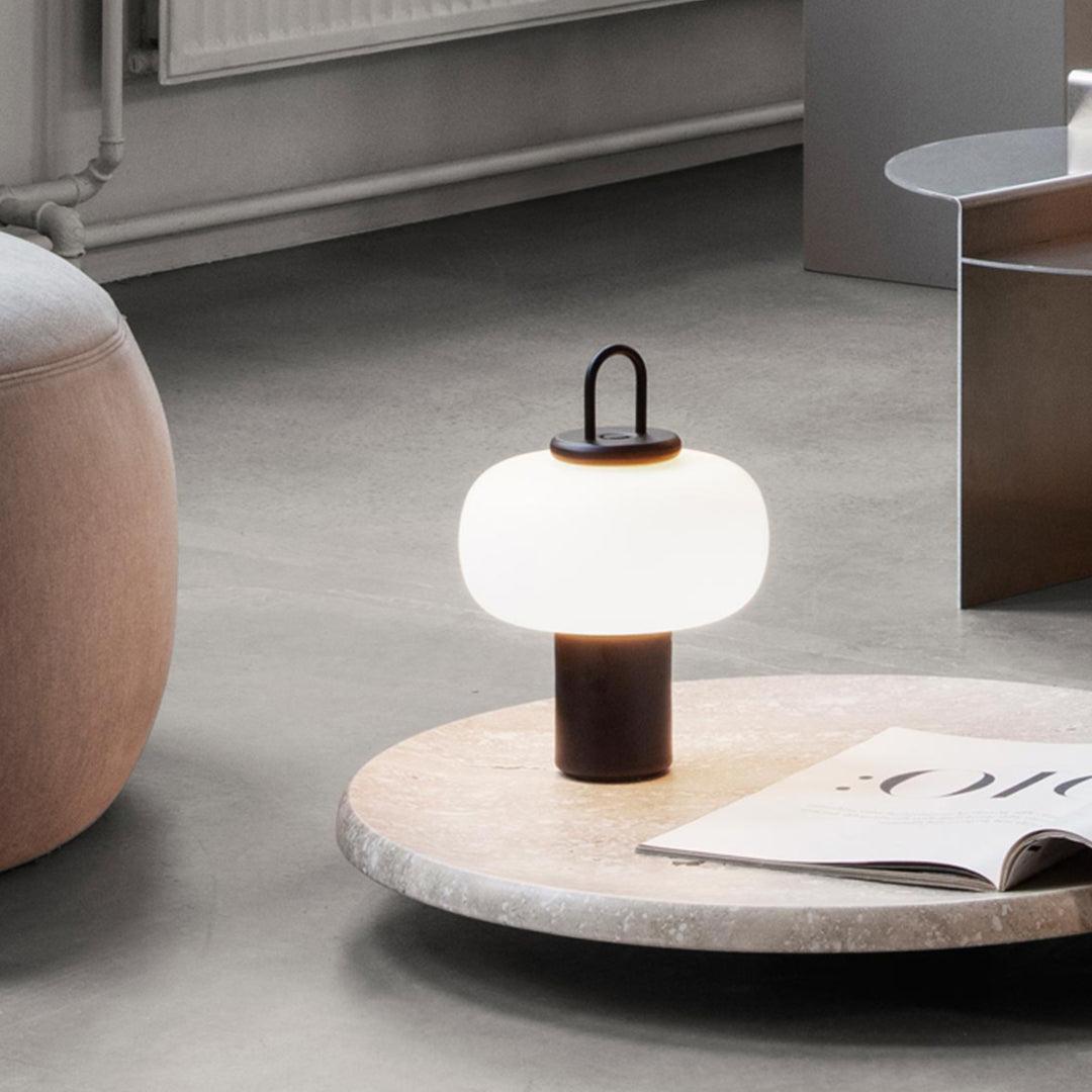 Reveny lampada da tavolo minimalista