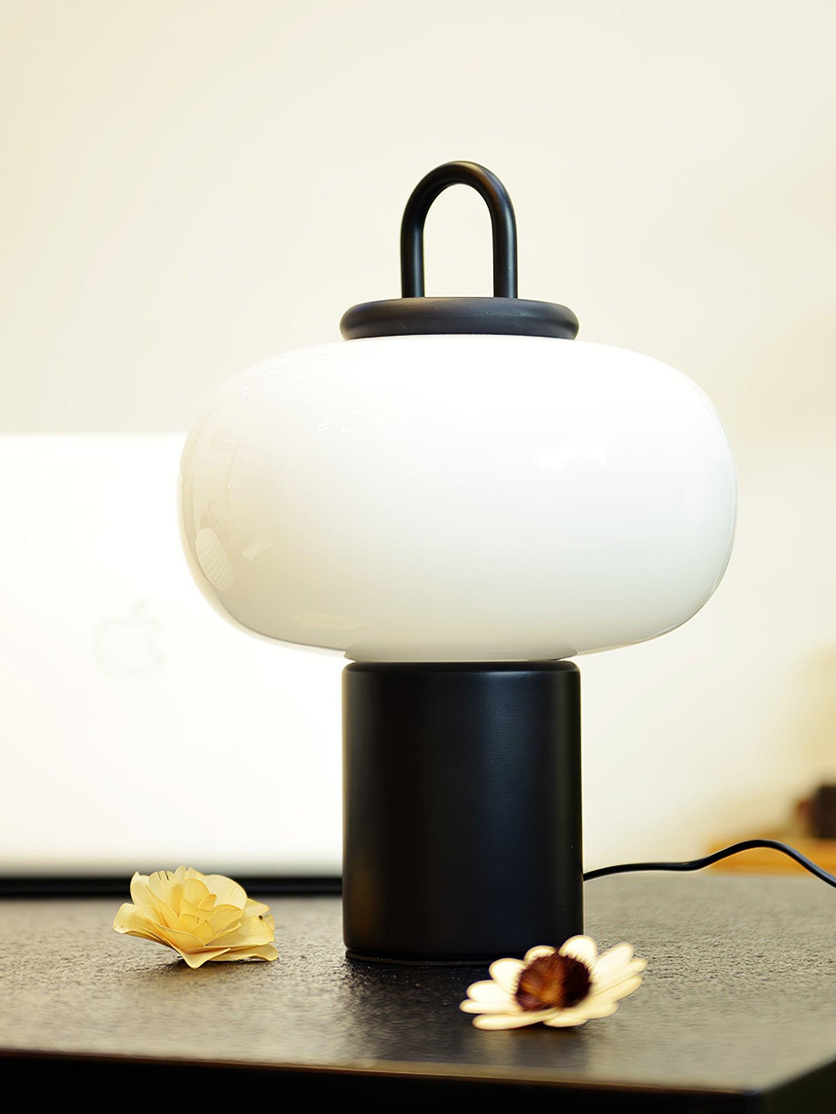 Reveny lampada da tavolo minimalista
