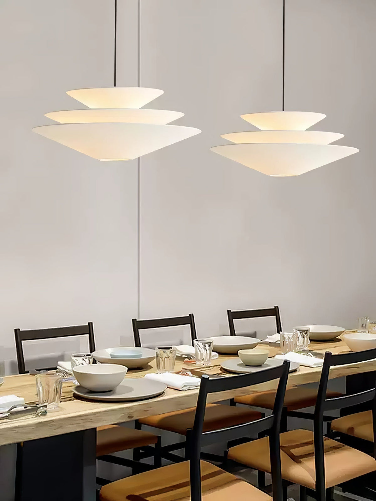 Triara lampada a sospensione minimalista a Strati