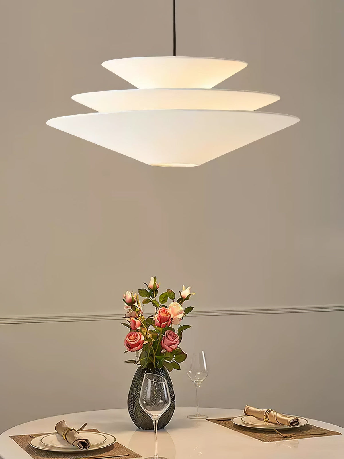 Triara lampada a sospensione minimalista a Strati