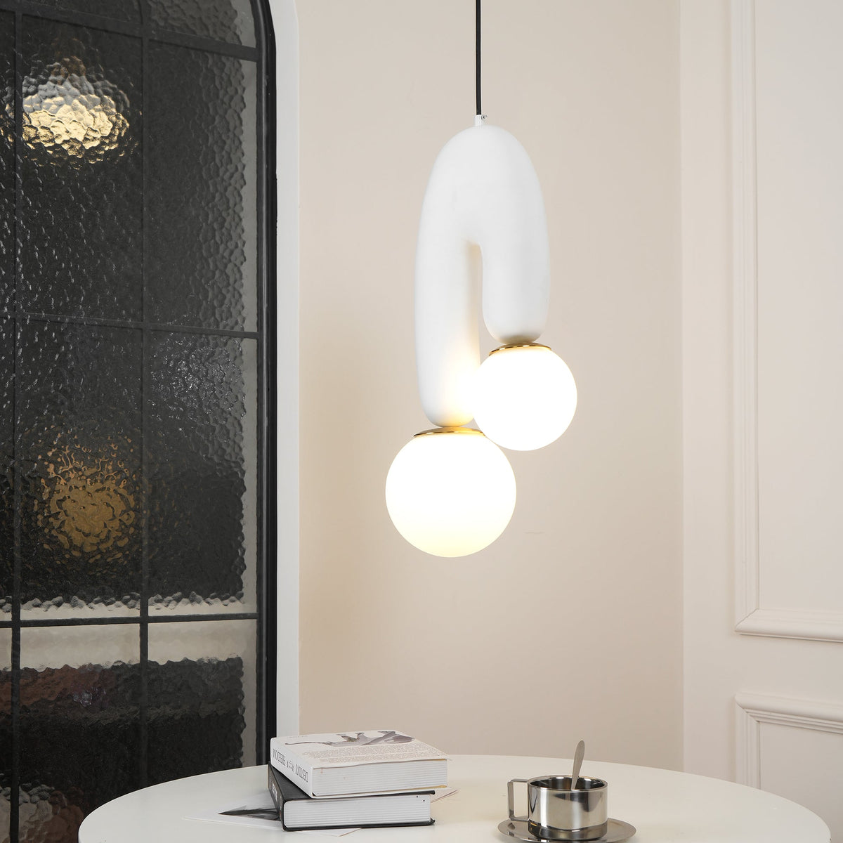 Zenithra lampada a sospensione in resina scandinava