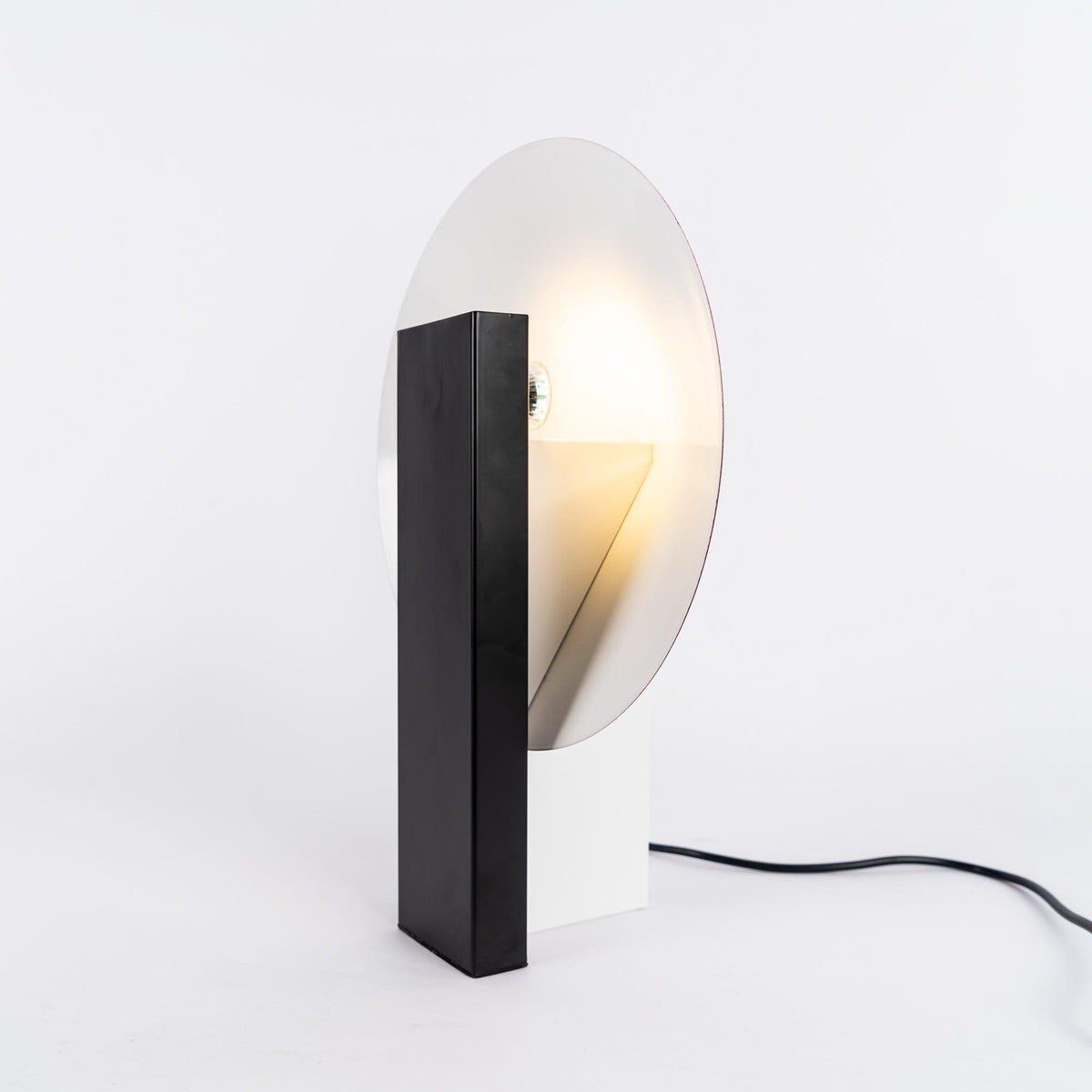 Cis lampada da tavolo minimalista