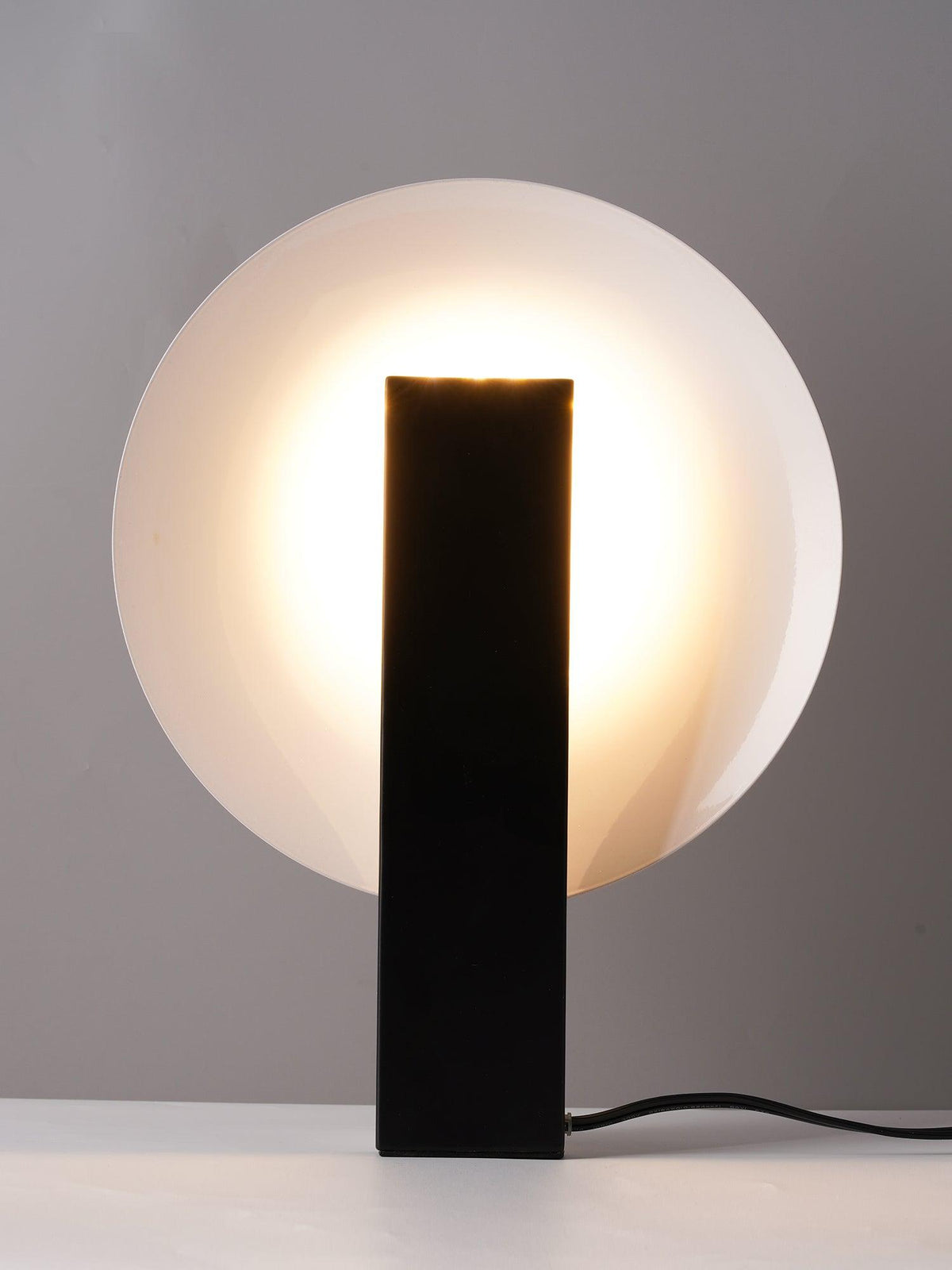 Cis lampada da tavolo minimalista