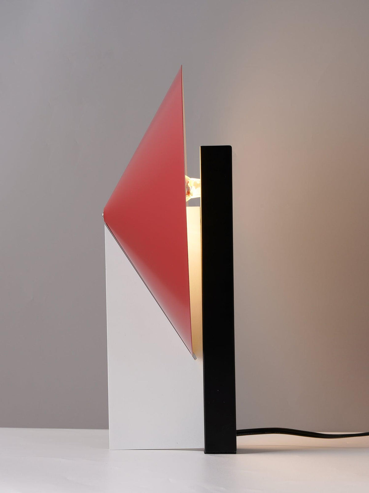 Cis lampada da tavolo minimalista