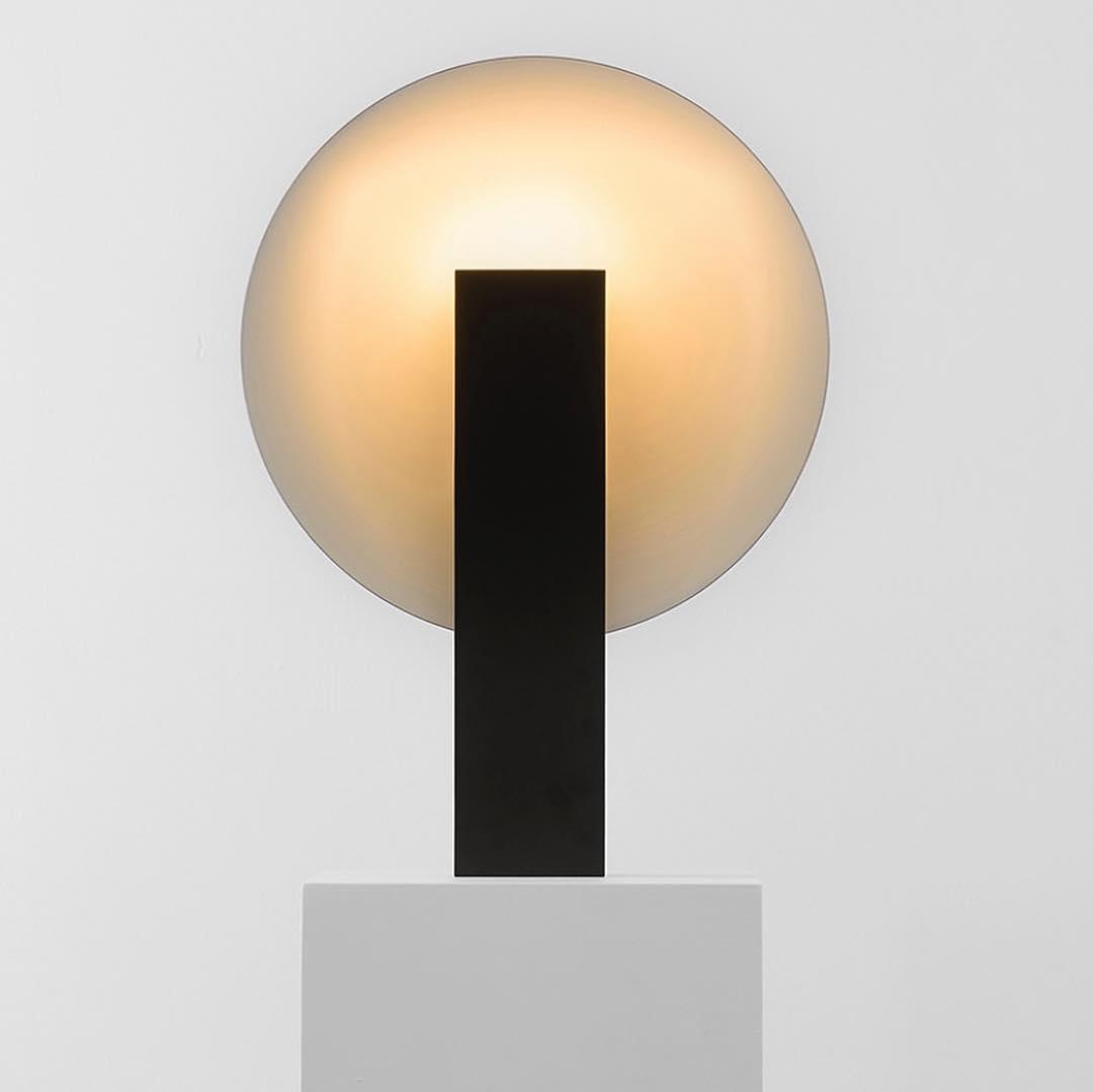 Cis lampada da tavolo minimalista