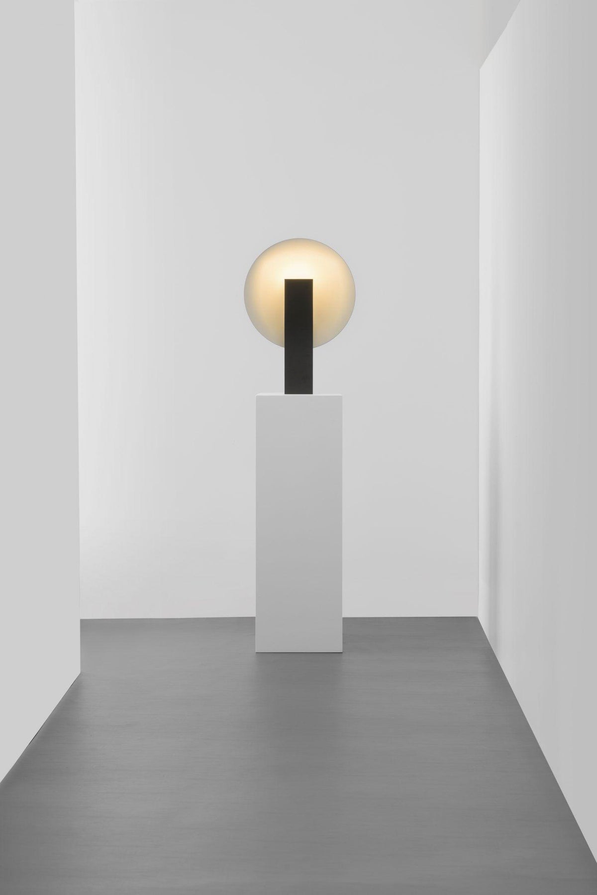 Cis lampada da tavolo minimalista