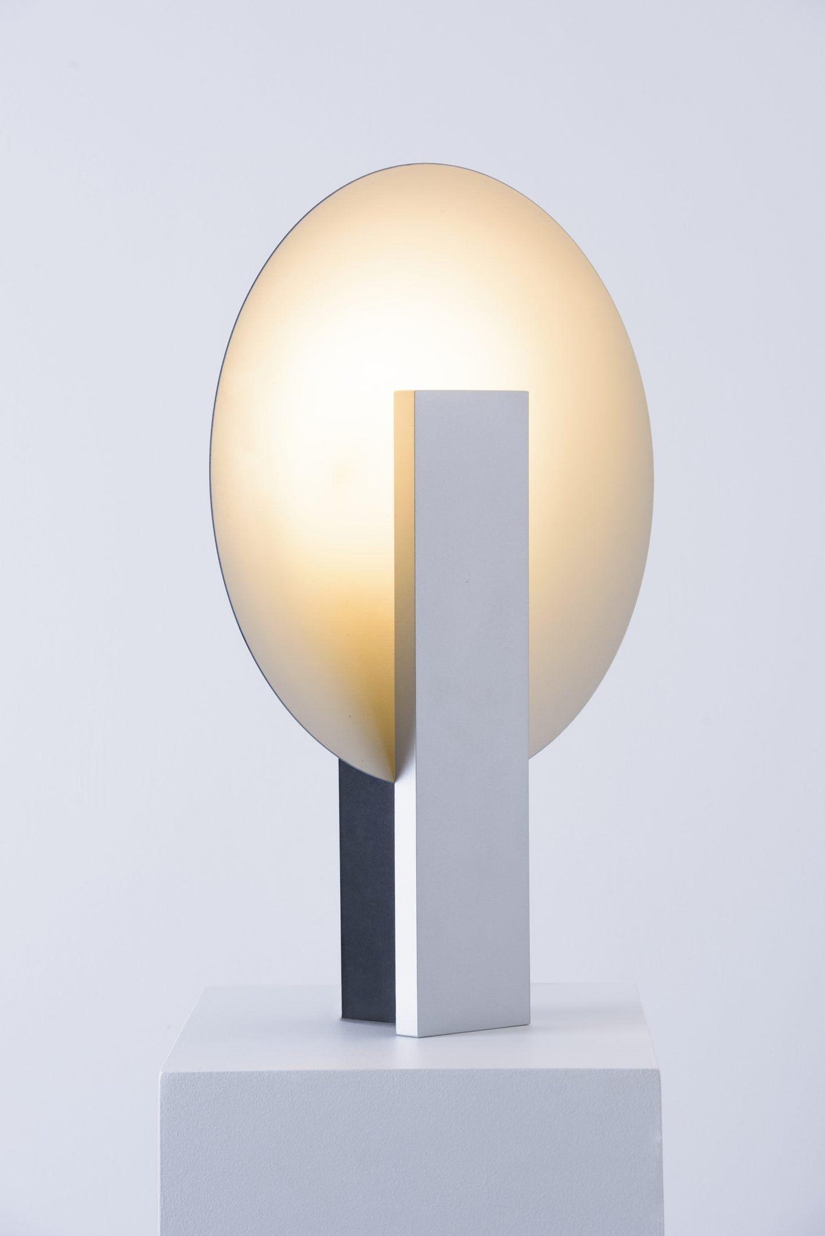 Cis lampada da tavolo minimalista