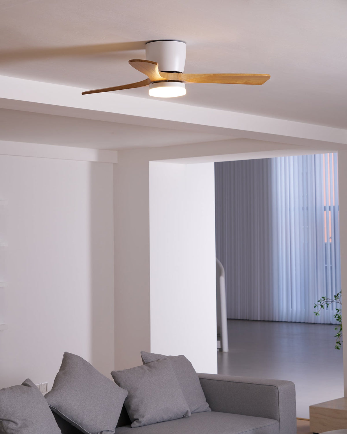 Elena Ventilatore da soffitto con luce in legno moderno