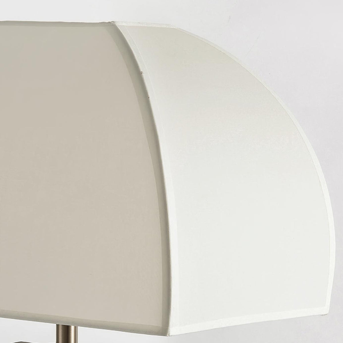 Cylo lampada da tavolo in resina minimalista