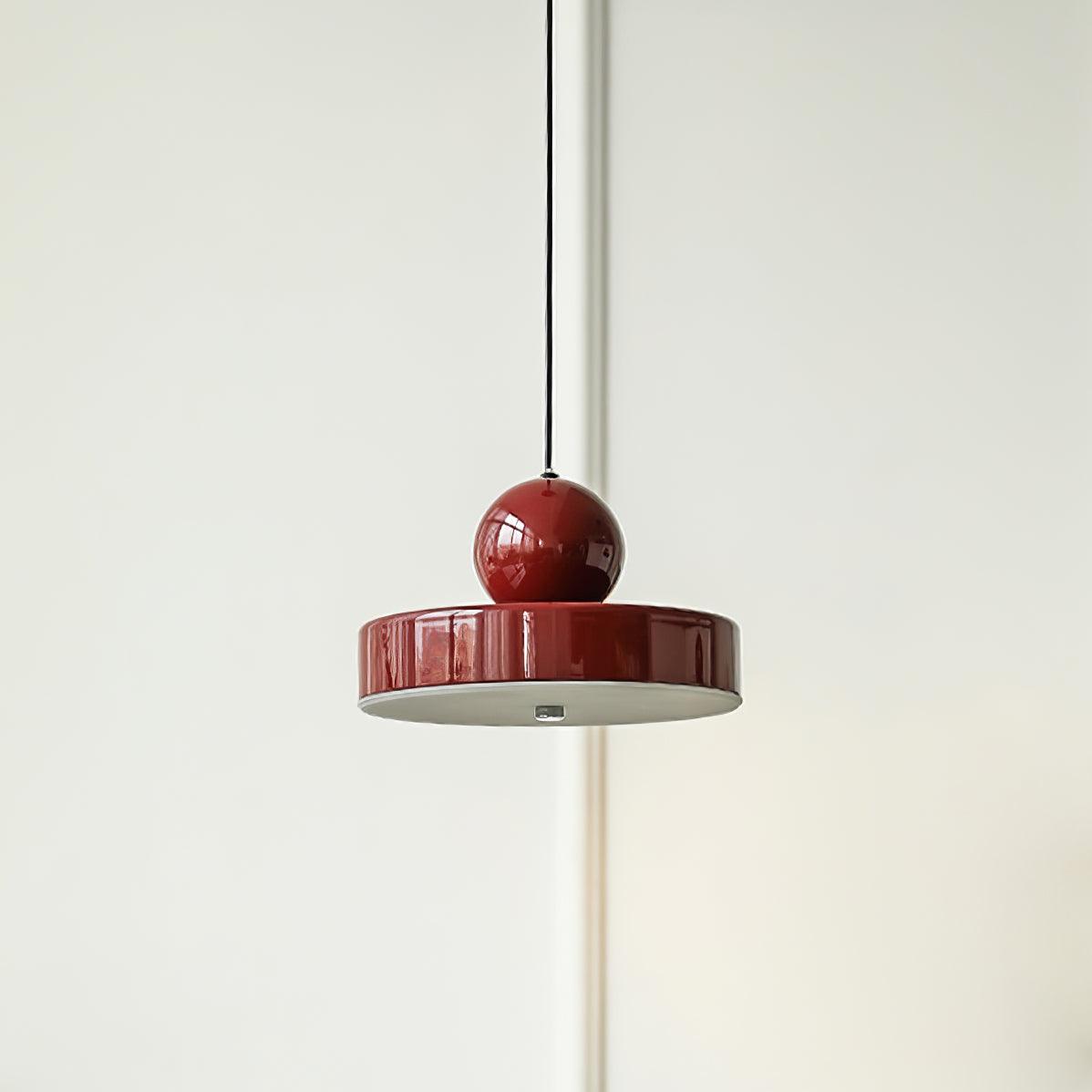 Lampada a sospensione Corpo in metallo, paralume sferico rosso, design moderno retro