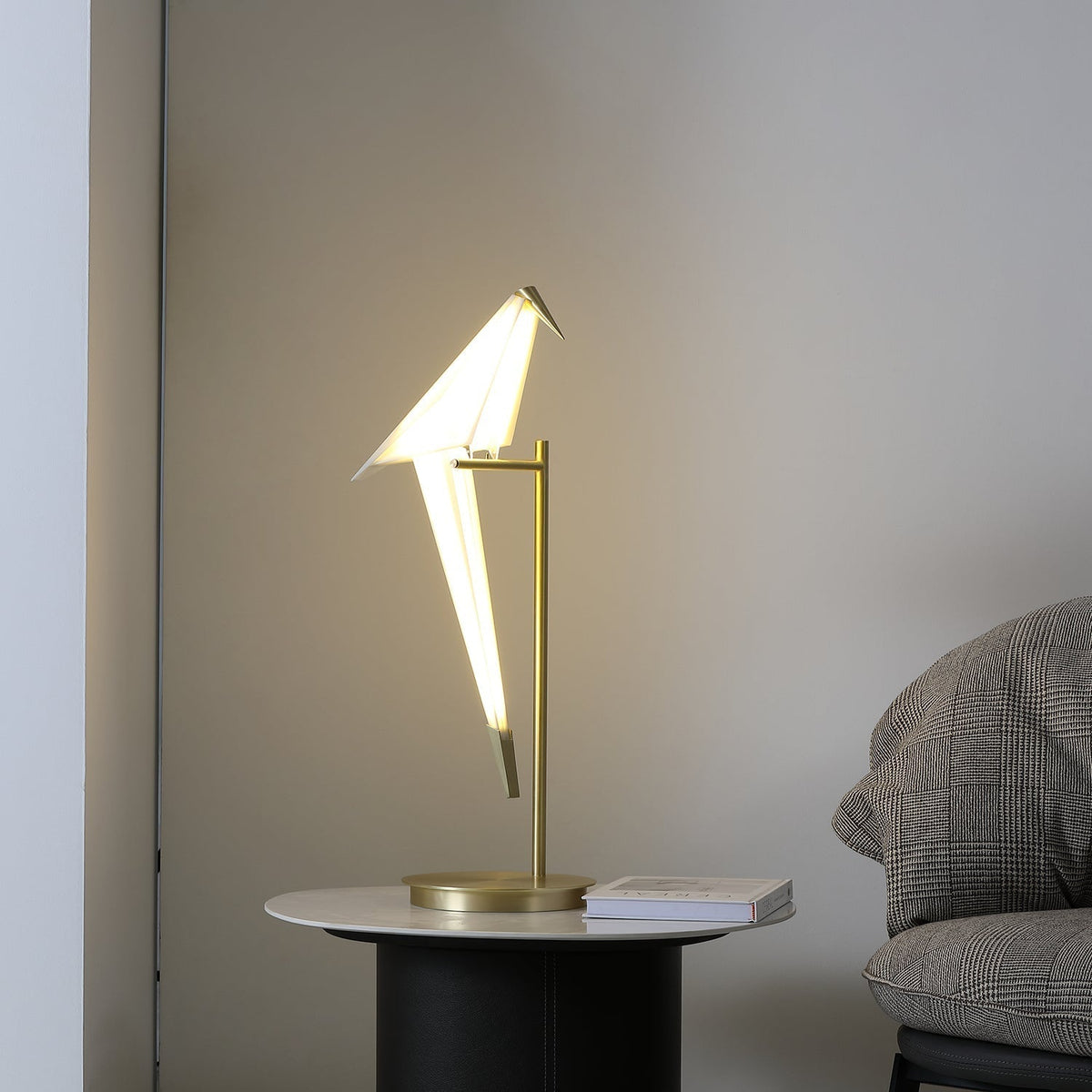 Kaelora lampada da tavolo contemporanea