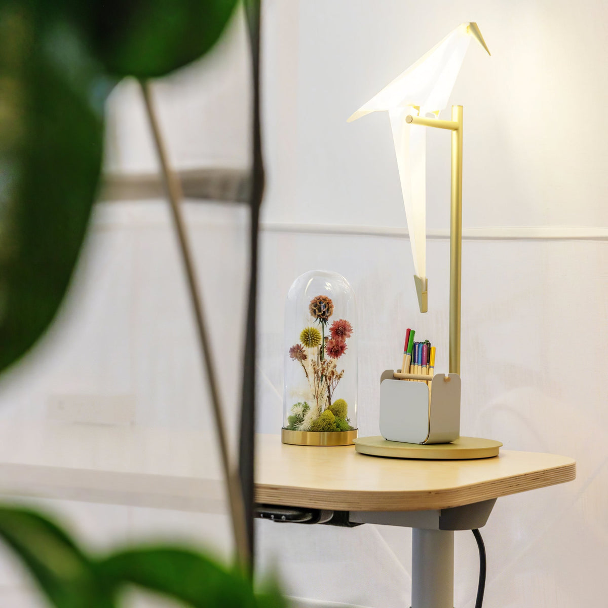 Kaelora lampada da tavolo contemporanea