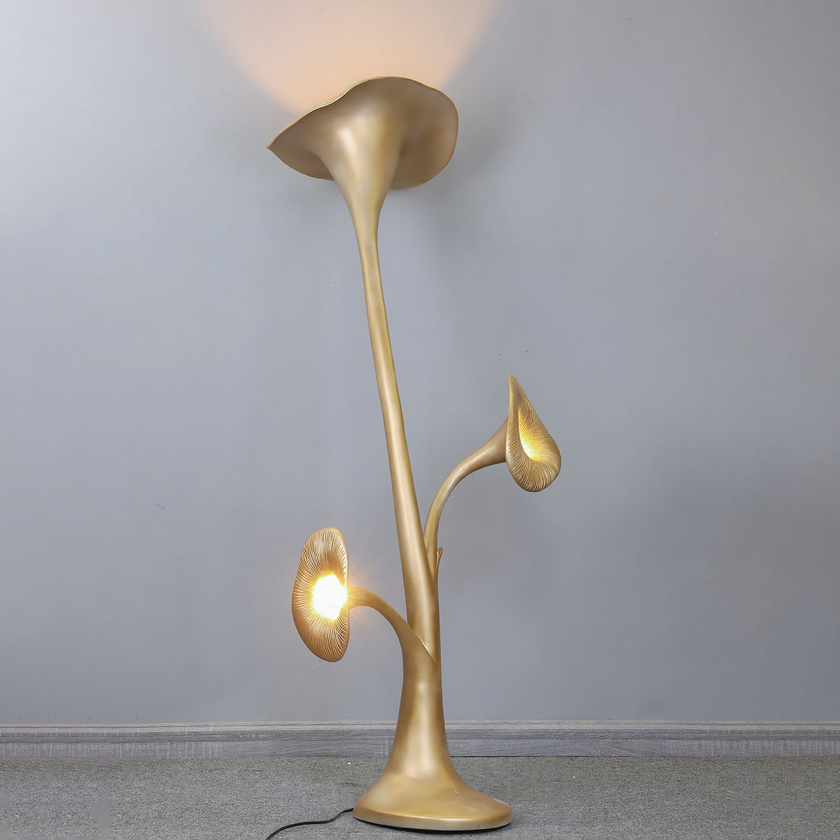 Esole lampada da terra in ottone con Finitura Florale floreale