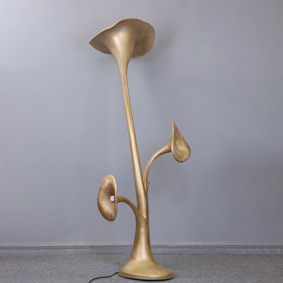 Esole lampada da terra in ottone con Finitura Florale floreale