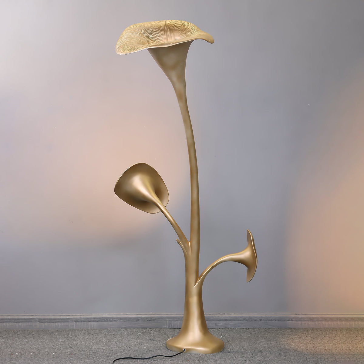 Esole lampada da terra in ottone con Finitura Florale floreale