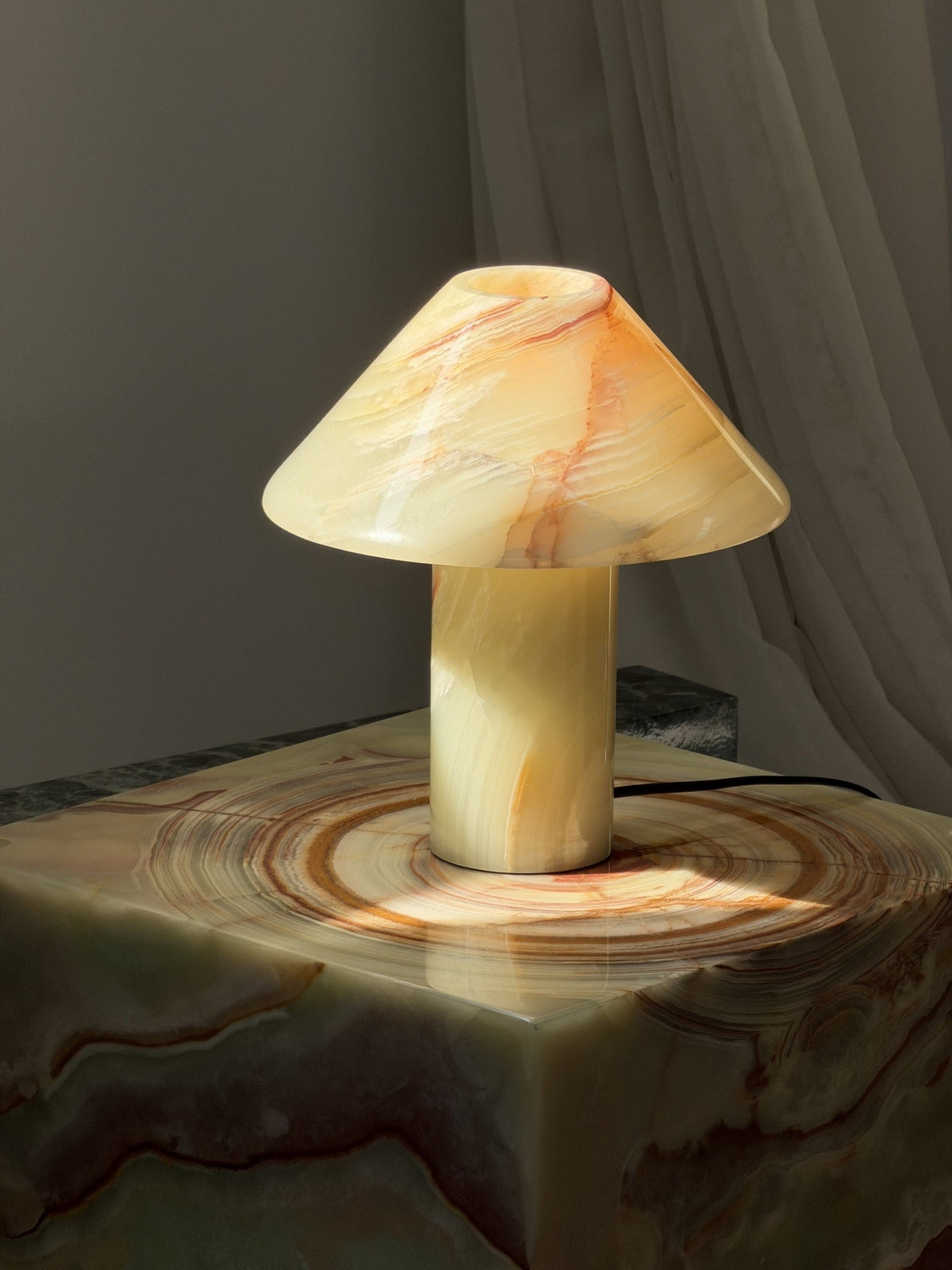 Pillar lampada da tavolo in pietra Onyx ciano