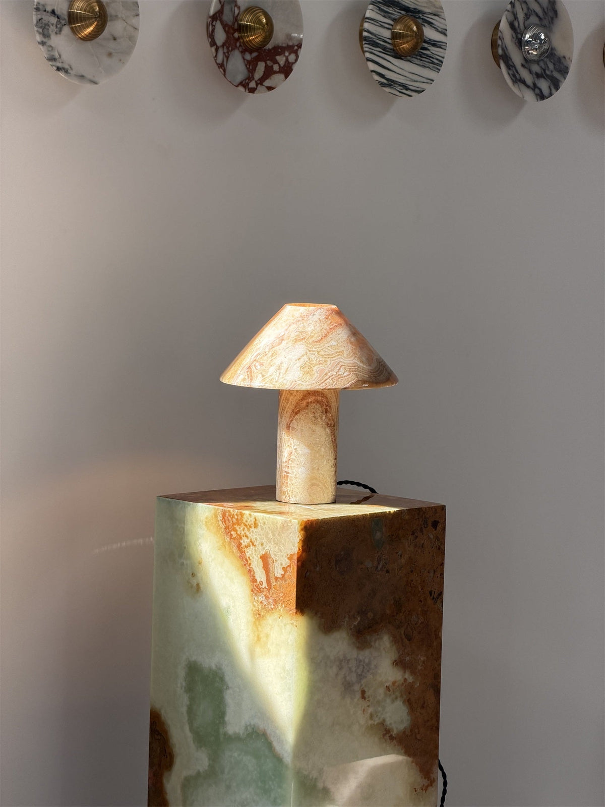 Pillar lampada da tavolo in pietra Onyx ciano