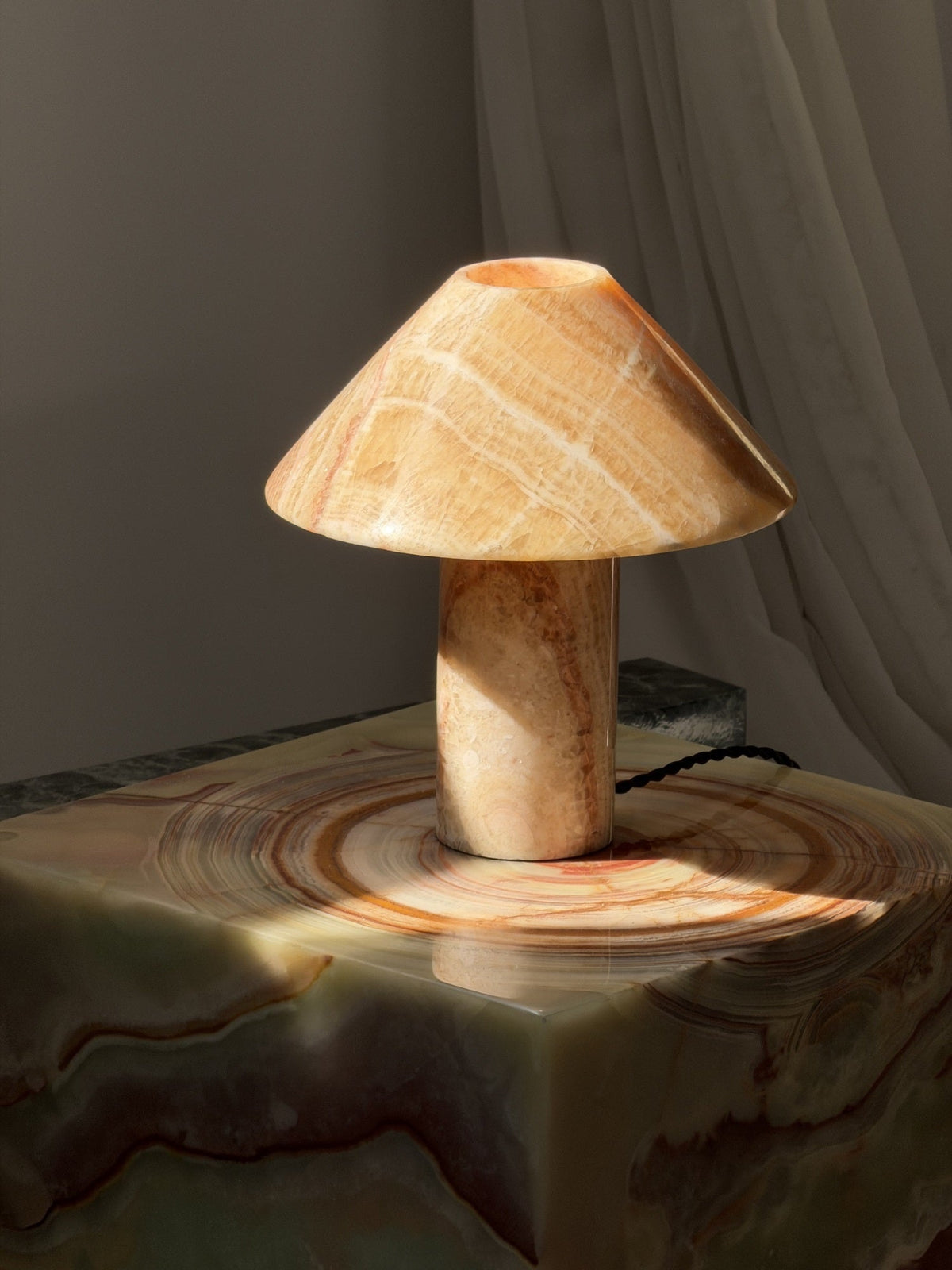 Pillar lampada da tavolo in pietra Onyx ciano