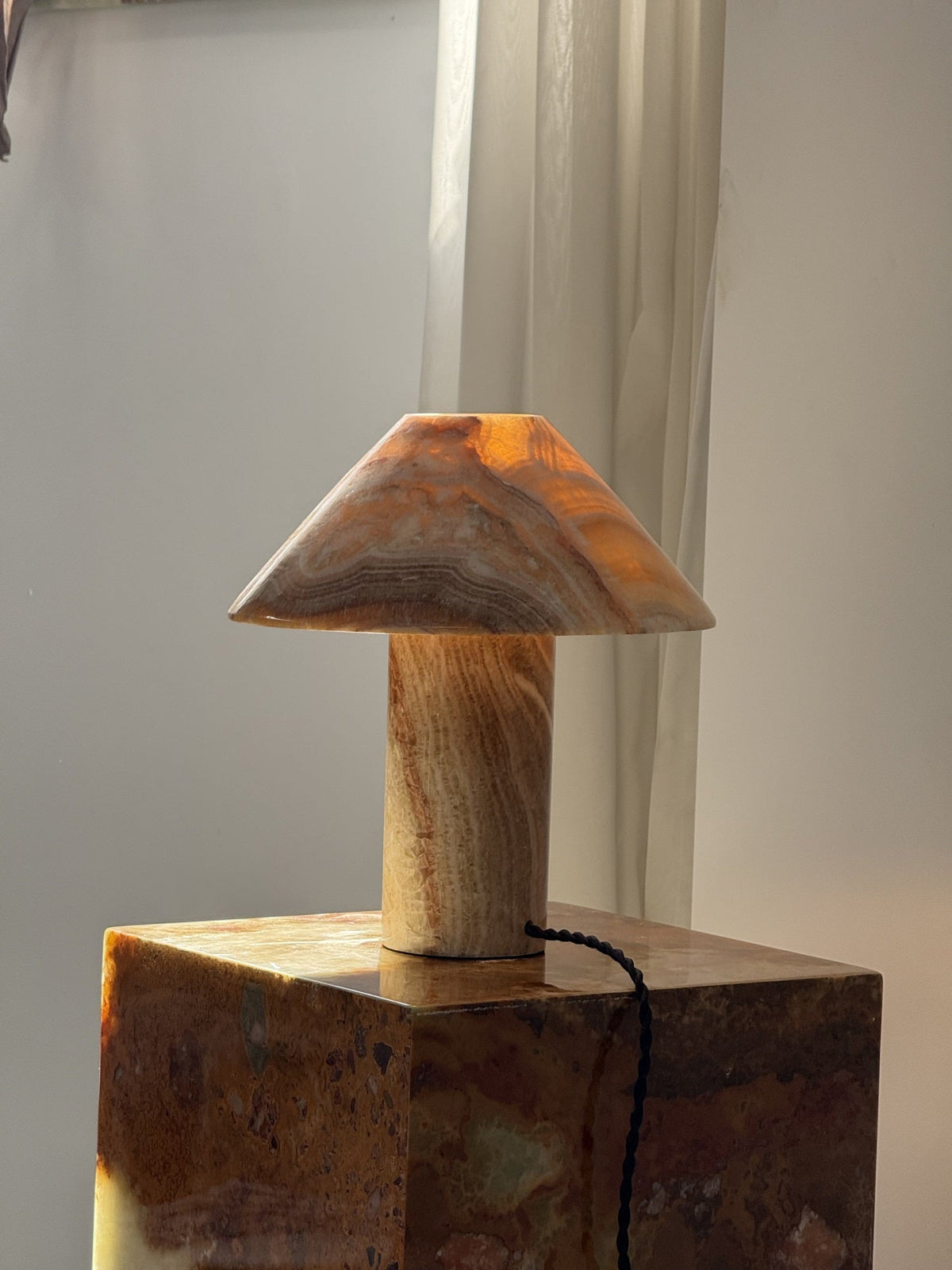 Pillar lampada da tavolo in pietra Onyx ciano